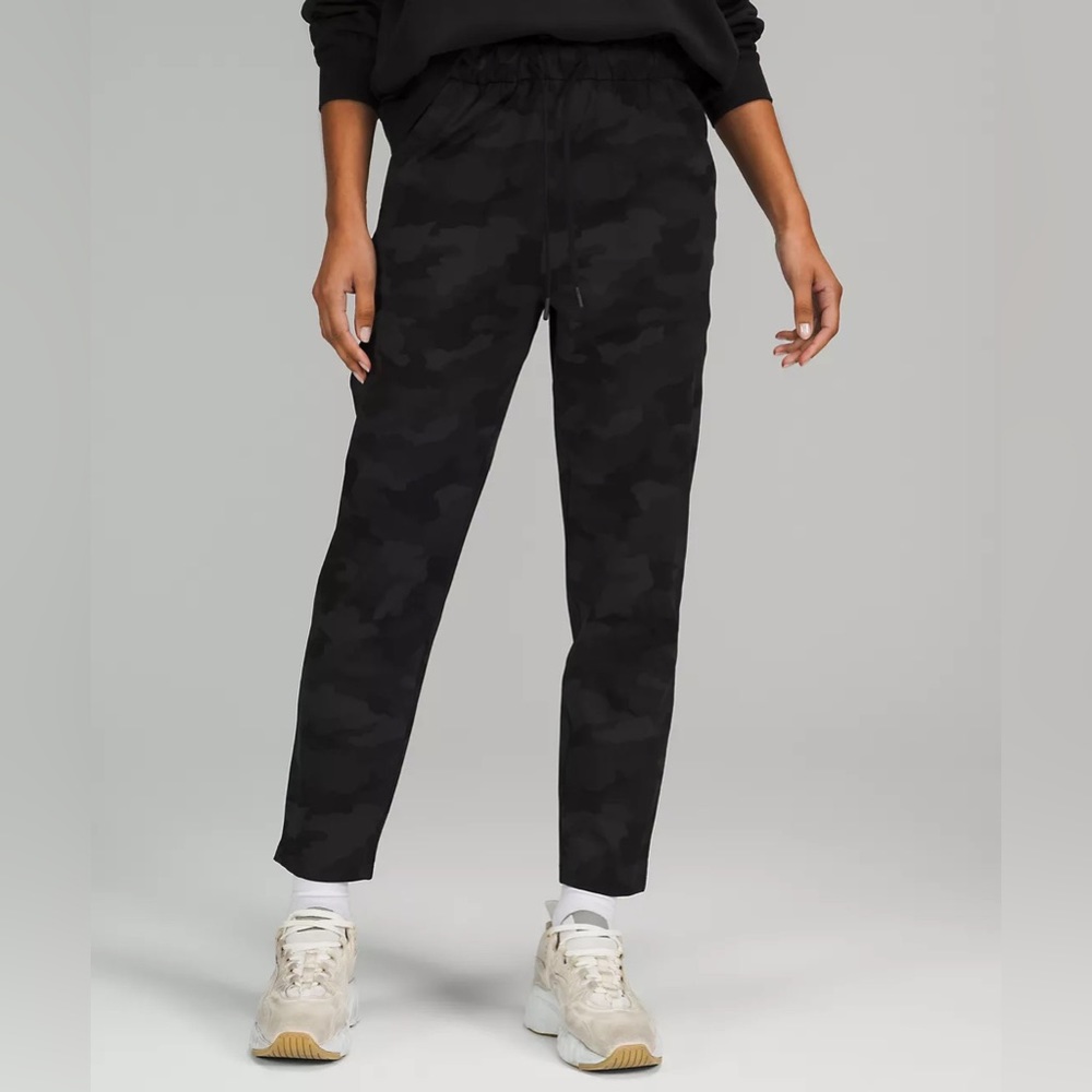 Lululemon Stretch Luxtreme High-Rise Pant 7/8 Heritage 365 Camo Deep Coal Multi